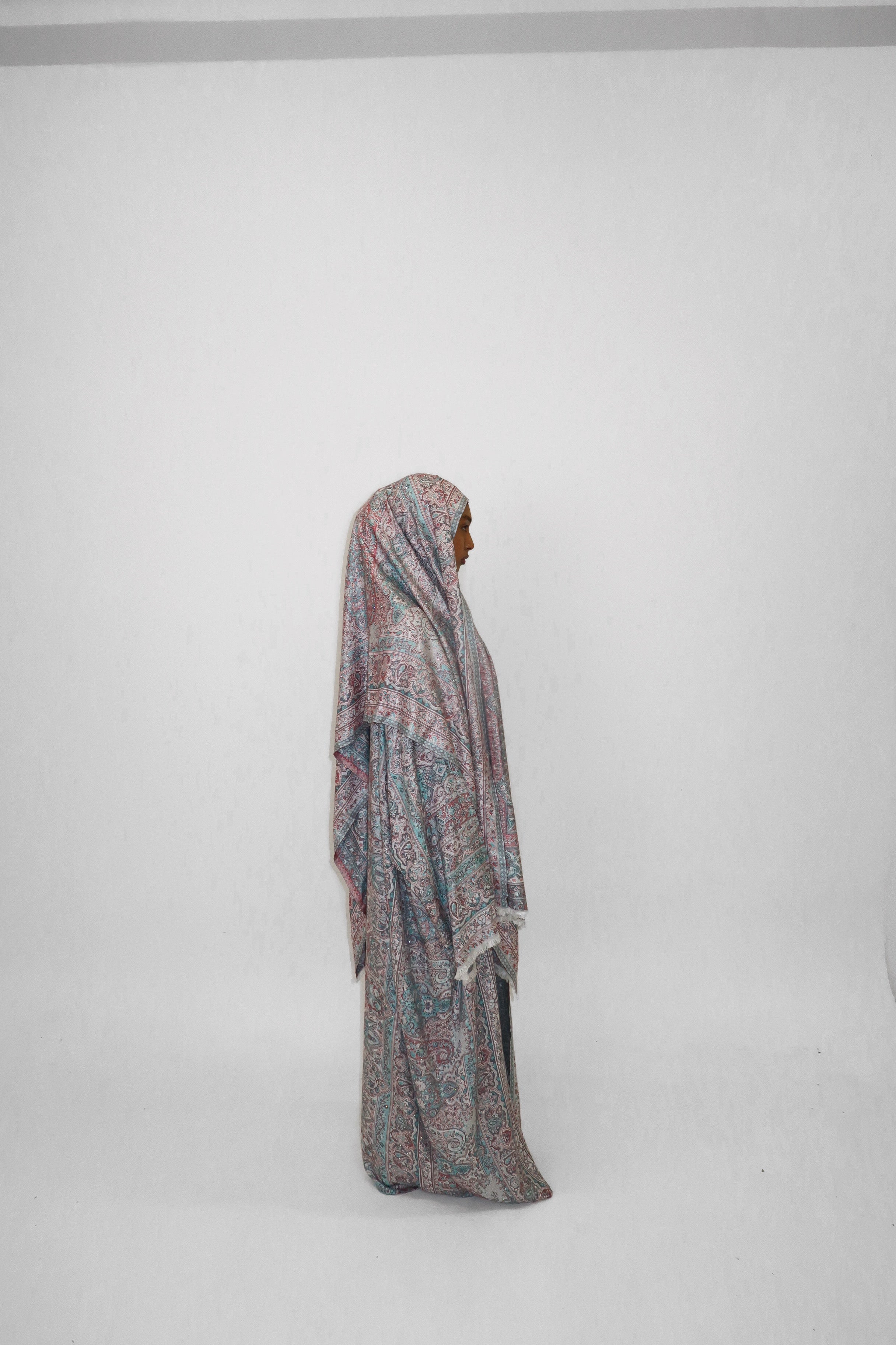 PETAL & SKY ABAYA