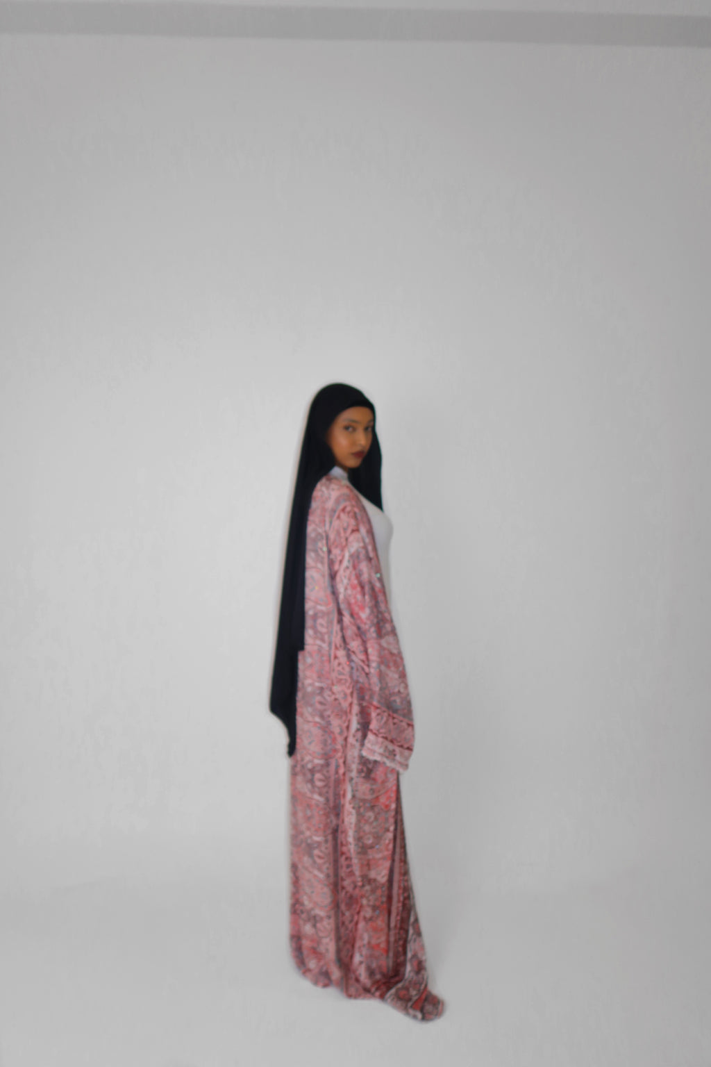 TERRACOTTA ROSE ABAYA