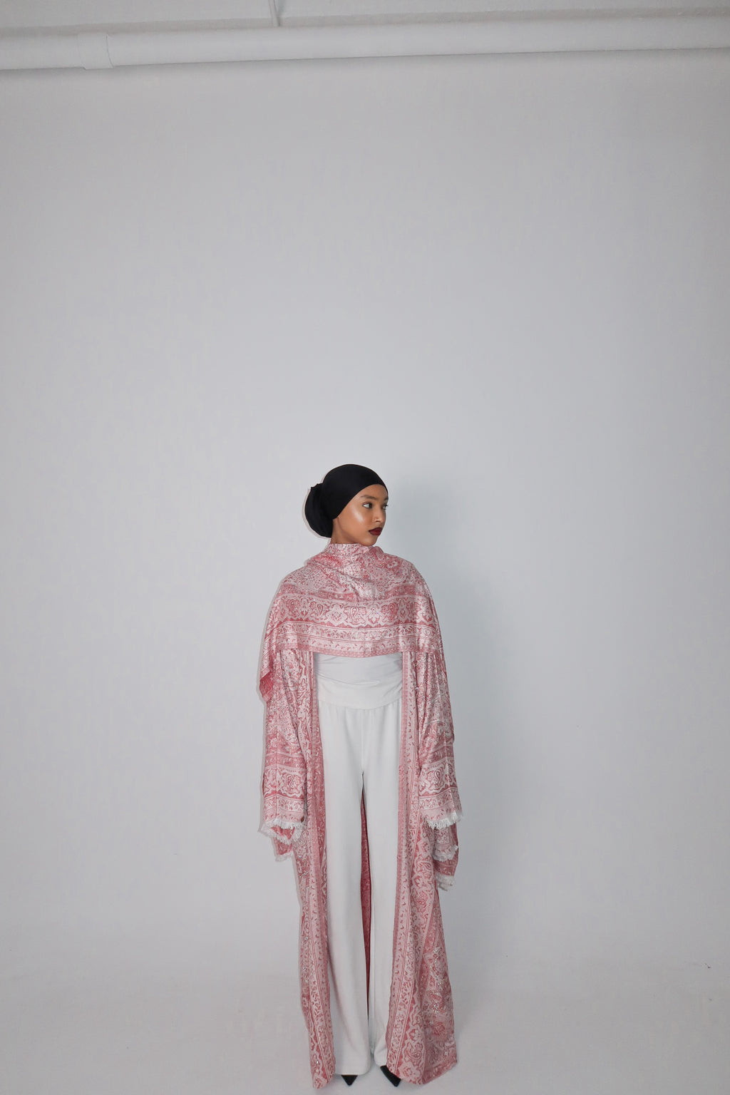 ROSE PEARL ABAYA