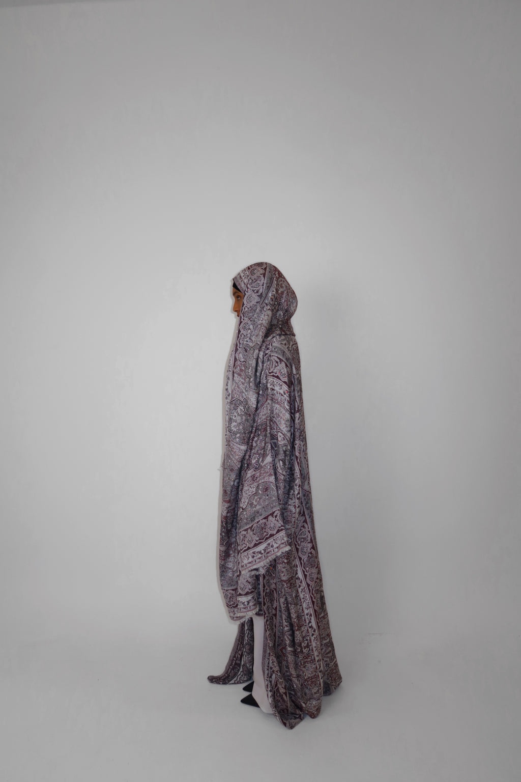 VINTAGE PLUM ABAYA